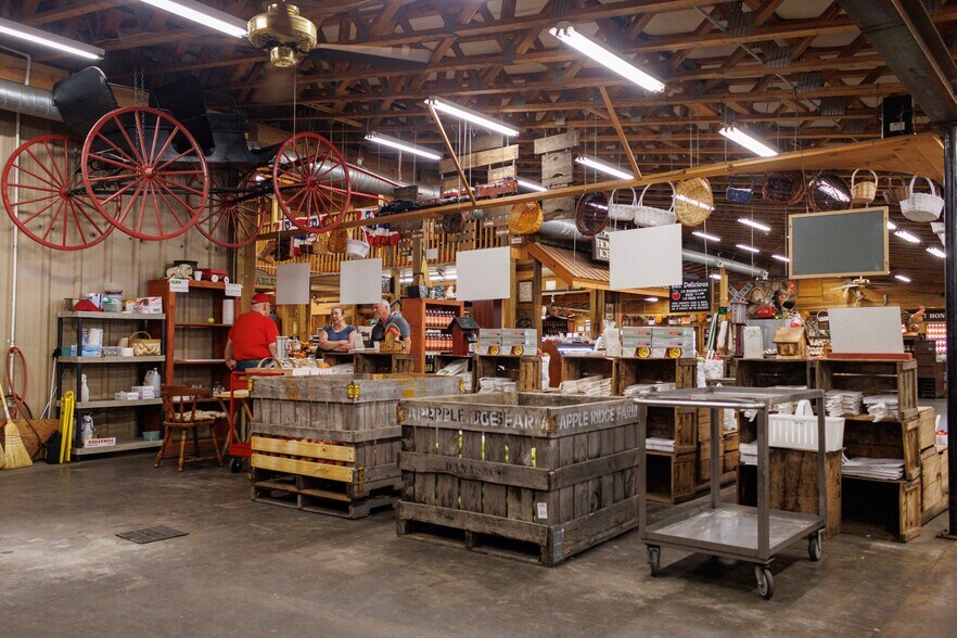 More Photos Of 63 Talona Spur Rd, Ellijay Freestanding For Sale