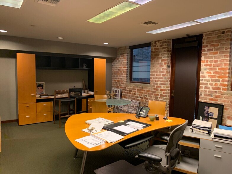 More Photos Of 829-839 St Charles Ave, New Orleans Office For Lease