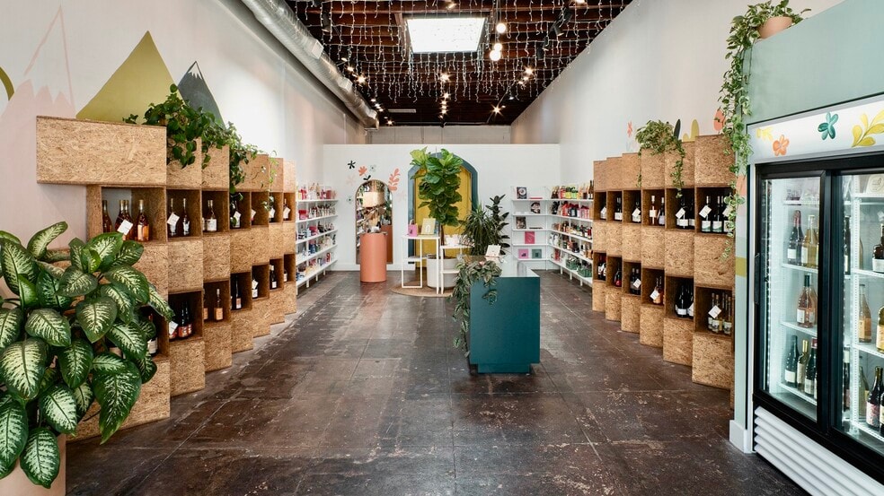 More Photos Of 3333-3339 W Sunset Blvd, Los Angeles General Retail For Lease