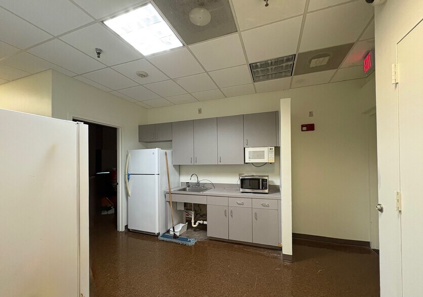 More Photos Of 1401 N University Dr, Coral Springs Medical For Sale