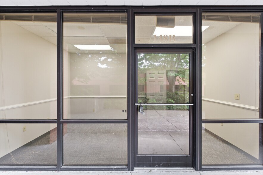 More Photos Of 104-176 Cude Ln, Madison Medical For Lease