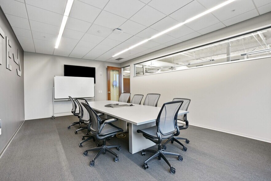 More Photos Of 250 S High St, Columbus Office For Lease