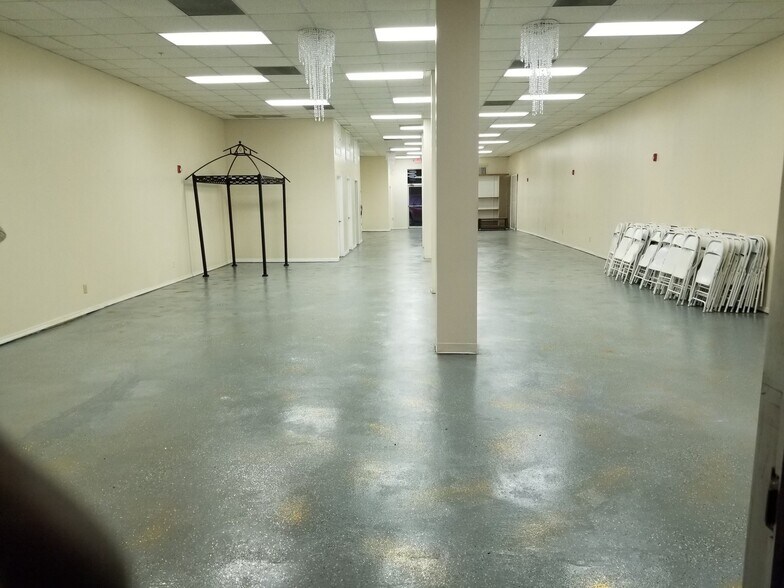 More Photos Of 6972 Main St, Lithonia Storefront For Sale
