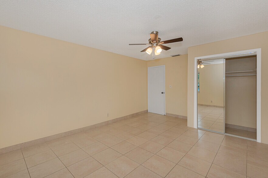 More Photos Of 4063-4065 SW 51st St, Fort Lauderdale Apartments For Sale