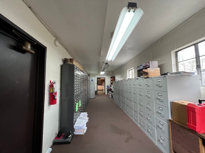 More Photos Of 810 Noblestown Rd, Carnegie Office For Sale
