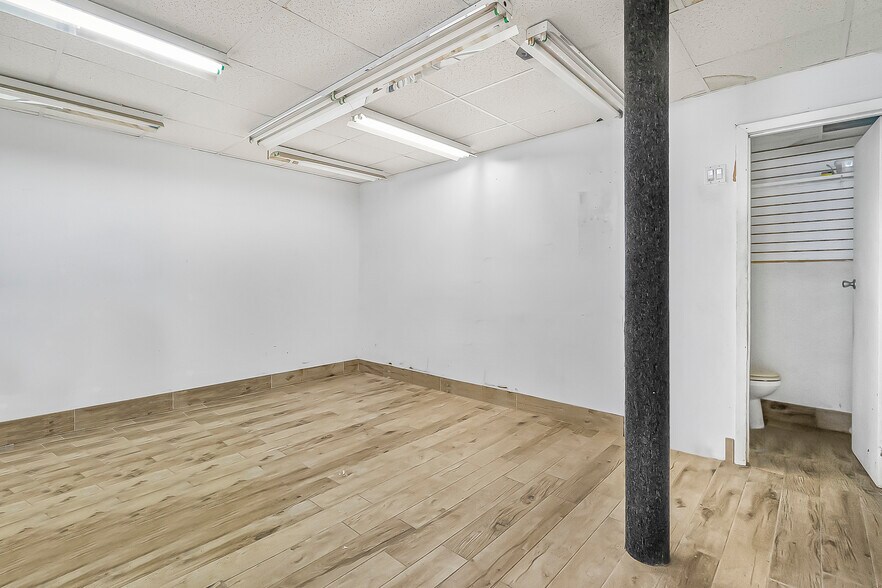 More Photos Of 684 Bay St, Staten Island Storefront Retail Residential For Sale