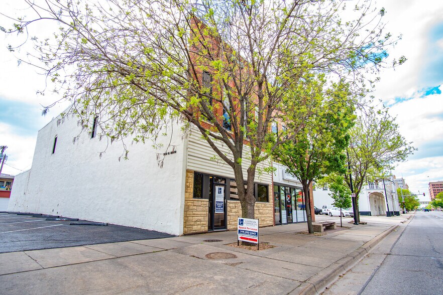 More Photos Of 322 N Main St, Wichita Office Residential For Lease