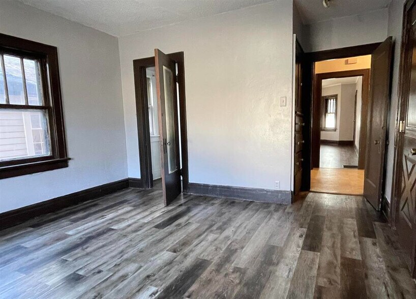 More Photos Of 919 W 3rd St, Peoria Apartments For Sale