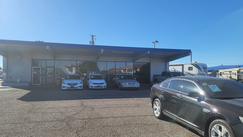 More Photos Of 2111 E Main St, Mesa Freestanding For Lease
