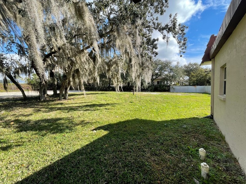 More Photos Of 1101 E Broadway St, Oviedo Office For Lease