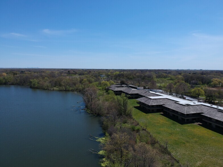 More Photos Of 3890 Salem Lake Dr, Long Grove Office For Sale