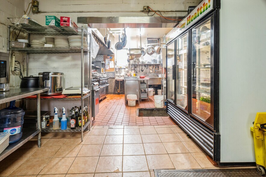 More Photos Of 9529 Sutphin Blvd, Jamaica Restaurant For Sale