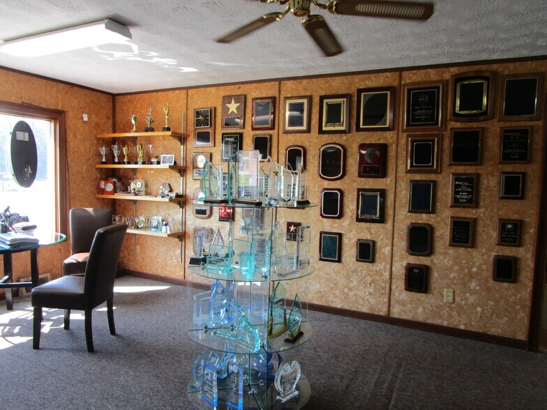 More Photos Of 848 S Cobb Dr, Marietta Storefront Retail Office For Sale