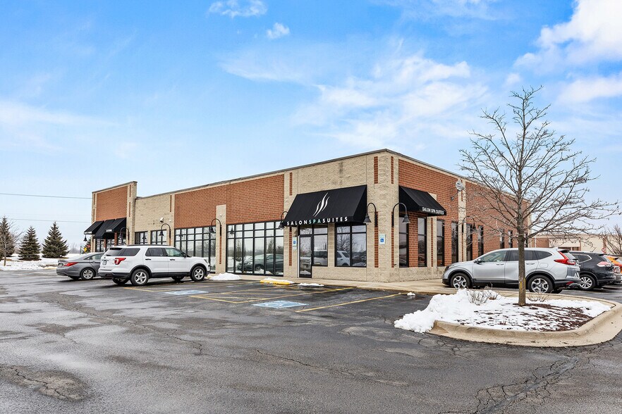 More Photos Of 1029-1033 Kilbery Ln, North Aurora Storefront Retail Office For Lease