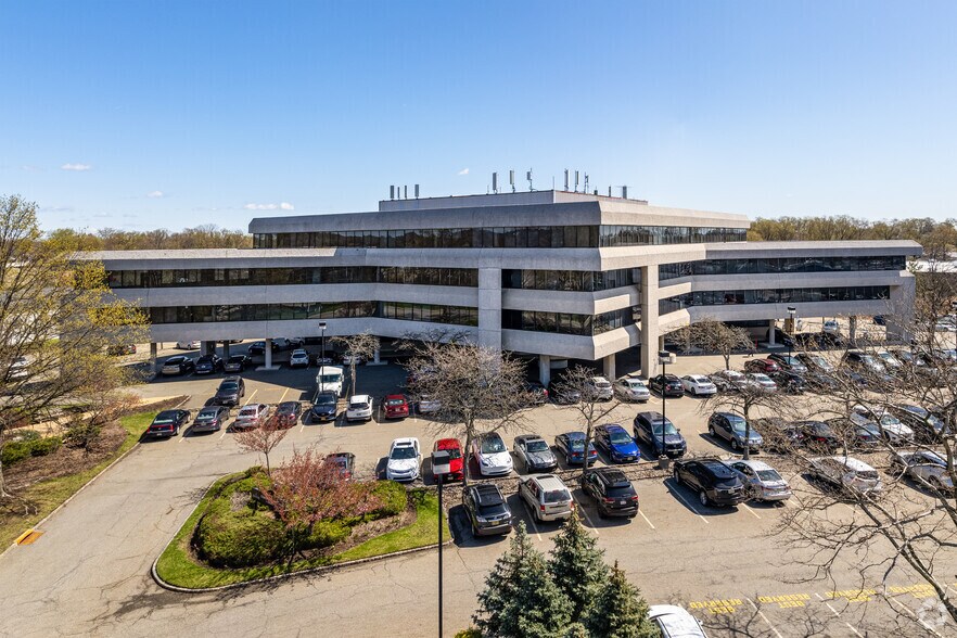 More Photos Of 20 Commerce Dr, Cranford Unknown For Lease