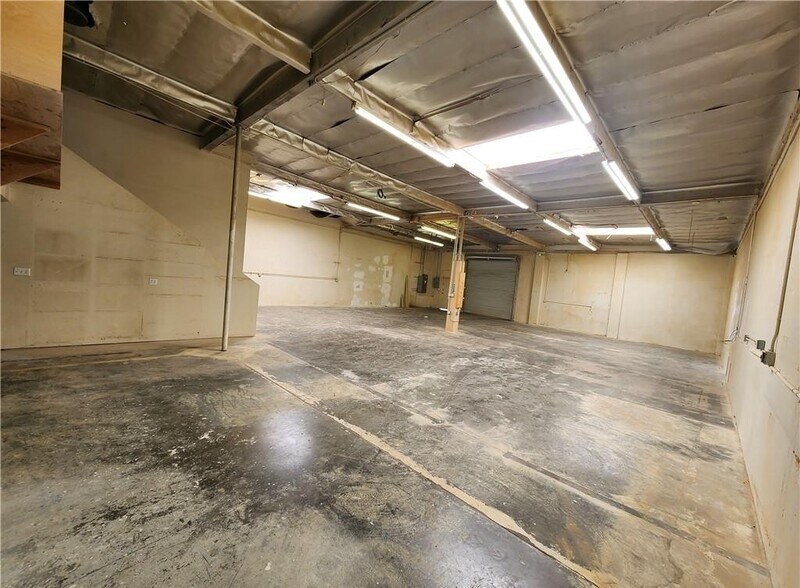 More Photos Of 12970 Branford St, Pacoima Warehouse For Lease