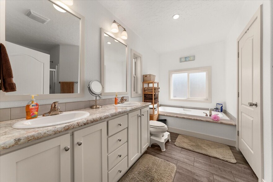 More Photos Of 6297 Sundown Dr, Nine Mile Falls Specialty For Sale