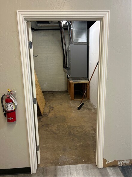 More Photos Of 1109 Dallas Dr, Denton General Retail For Lease