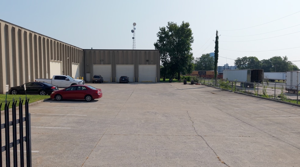 More Photos Of 475 Angliana Ave, Lexington Warehouse For Lease