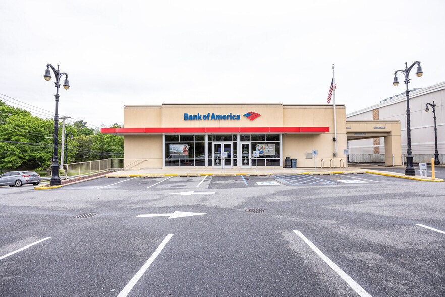 More Photos Of 8225 Jericho Tpke, Woodbury Bank For Sale