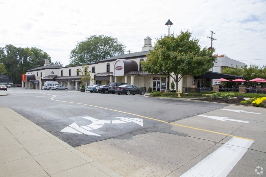 Primary Photo Of 1725-1735 W Lane Ave, Columbus Storefront Retail Office For Lease
