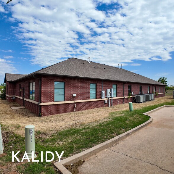 More Photos Of 2220 NW 164th St, Edmond Office For Sale