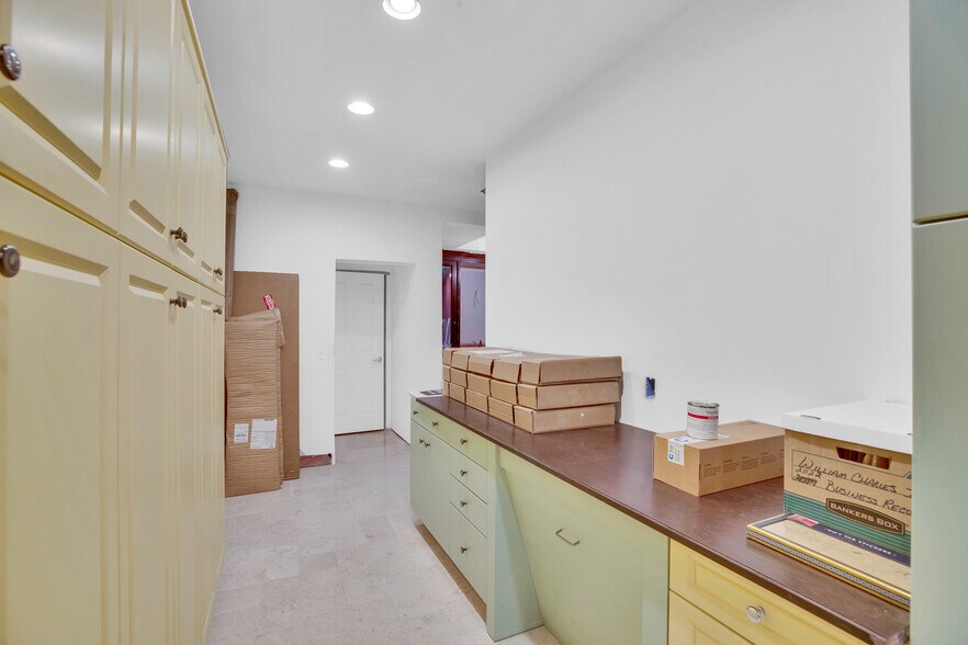 More Photos Of 2216 US 1, Vero Beach General Retail For Sale