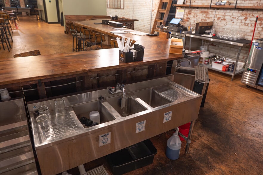 More Photos Of 1 N Lowry St, Smyrna Bar For Sale