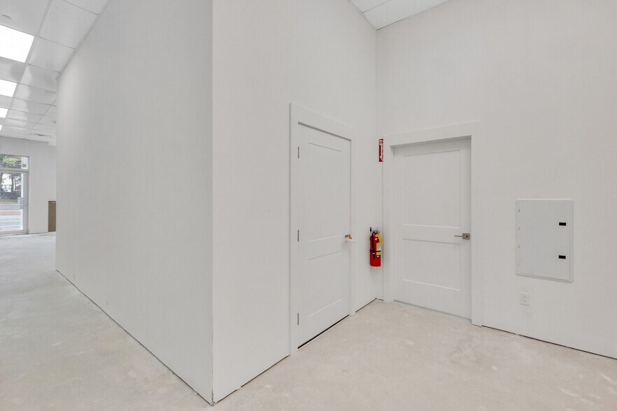 More Photos Of 1080 New York Ave, Huntington Station Apartments For Lease