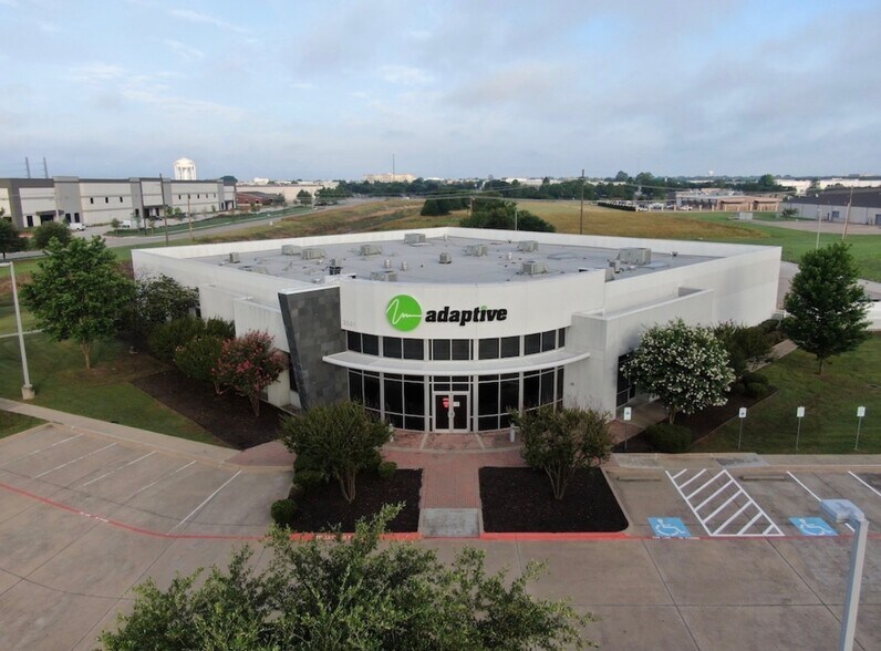 Primary Photo Of 2021 Commerce Dr, McKinney Office For Sale