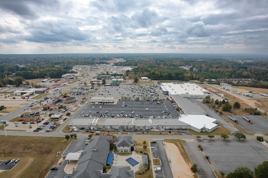 More Photos Of 101-200 N Park Dr, Monticello Unknown For Lease