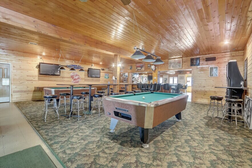 More Photos Of 711 W Racine St, Jefferson Restaurant For Sale