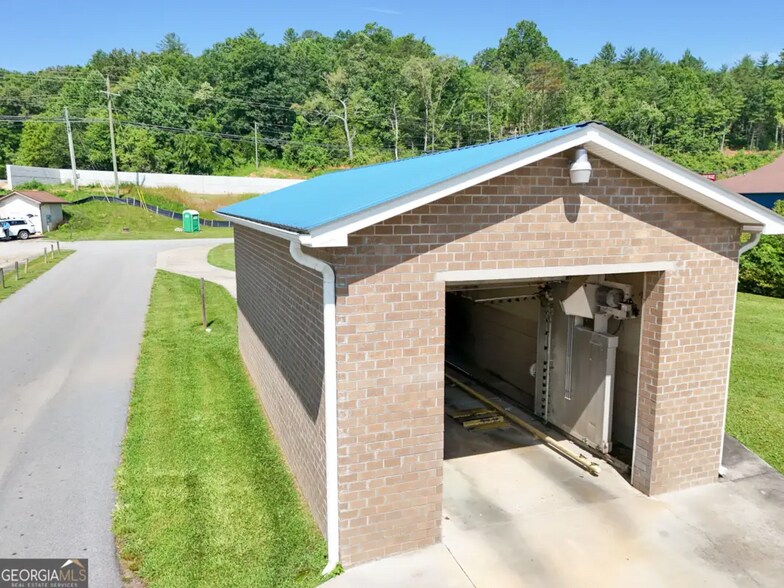 More Photos Of 36 Royalty Ln, Dillard Carwash For Sale