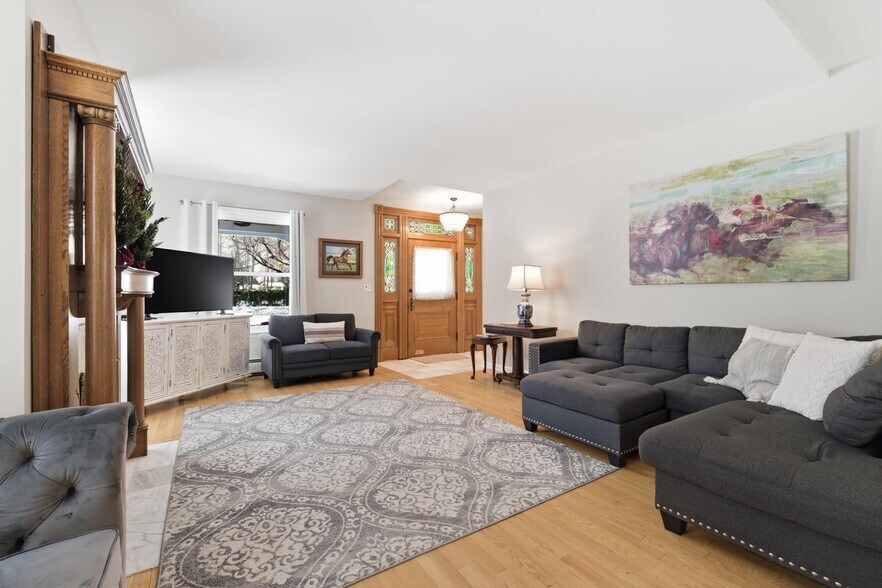 More Photos Of 149 Union Ave, Saratoga Springs Hospitality For Sale