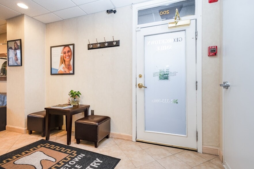 More Photos Of 4400 MacArthur Blvd NW, Washington Office For Sale