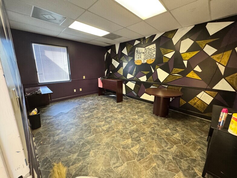 More Photos Of 421 N Gilmer Ave, Lanett General Retail For Sale