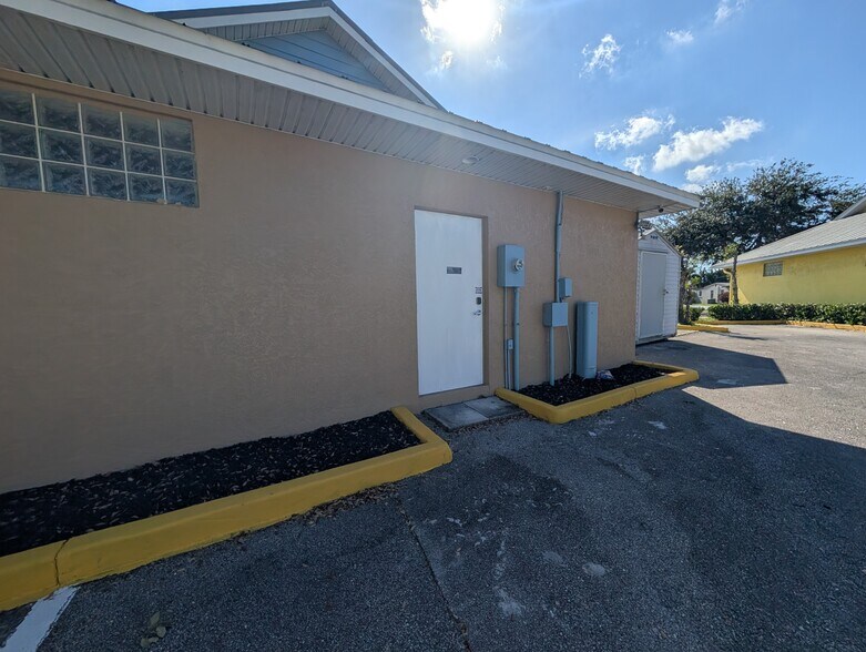 More Photos Of 301 W Hibiscus Blvd, Melbourne Office For Lease