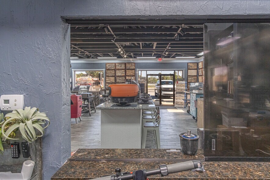 More Photos Of 2036 S Ridgewood Ave, Daytona Beach Medical For Sale