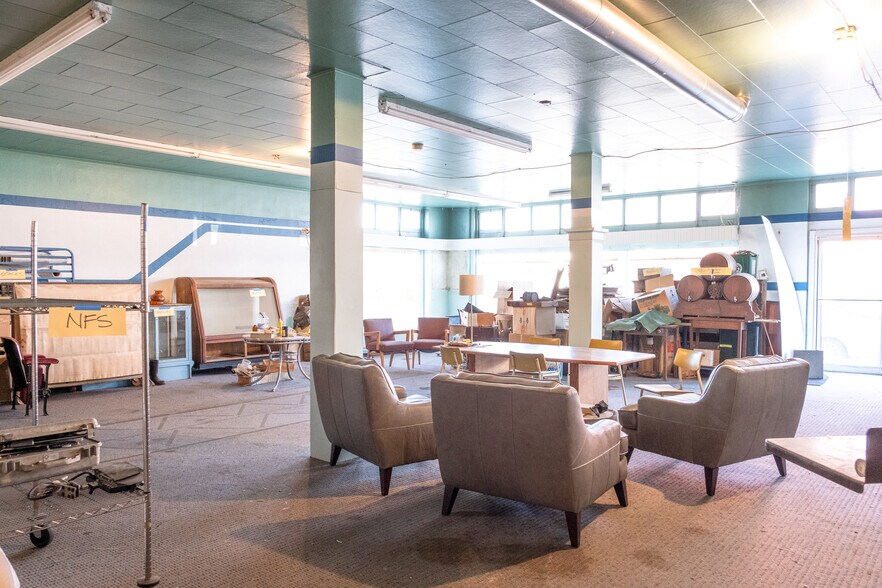 More Photos Of 517 N Main St, Milton-Freewater Storefront Retail Office For Sale