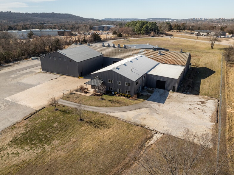 More Photos Of 1601 E Pump Station Rd, Fayetteville Warehouse For Lease