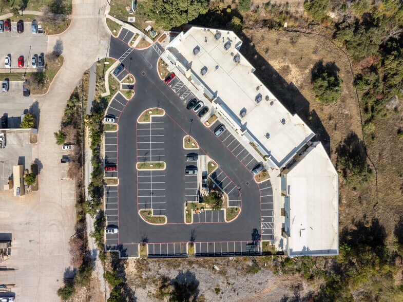 More Photos Of 2200 E Whitestone Blvd, Cedar Park Storefront Retail Office For Lease