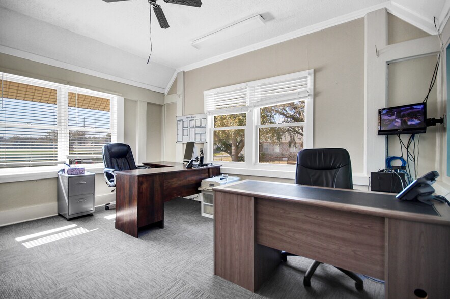 More Photos Of 4951 Jenkins Ave, North Charleston Office For Sale