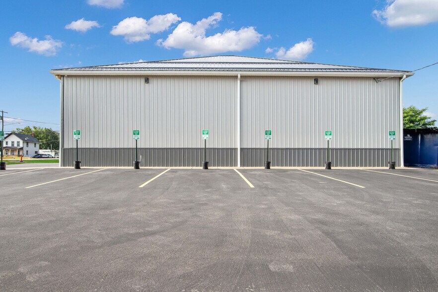 More Photos Of 13394 Broadway St, Alden Freestanding For Sale