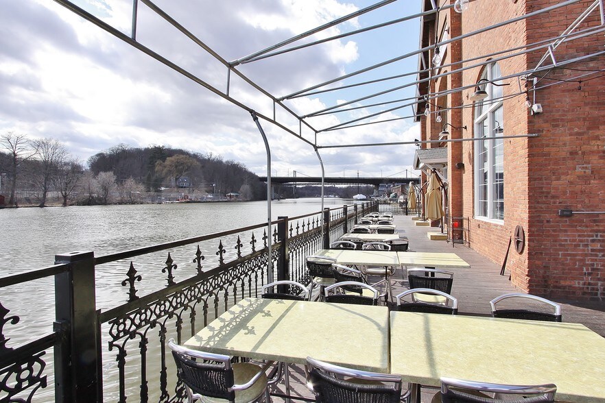 More Photos Of 88-110 Rondout Landing, Kingston Restaurant For Sale