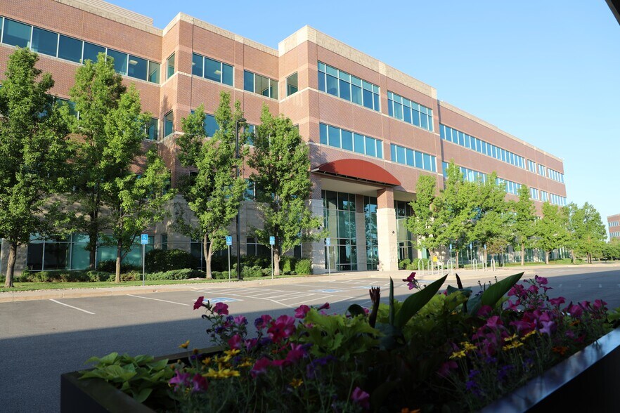 More Photos Of 7901 E Lowry Blvd, Denver Office For Sale