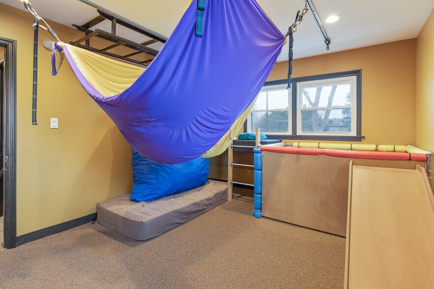 More Photos Of 275 W Dundee Rd, Buffalo Grove Medical For Sale