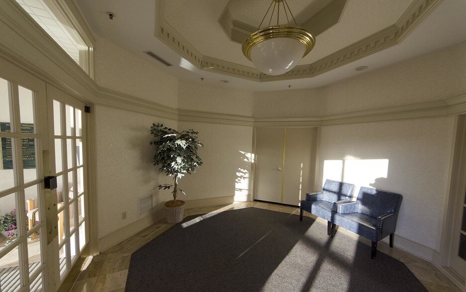 More Photos Of 315 S Crouse Ave, Syracuse Medical For Lease