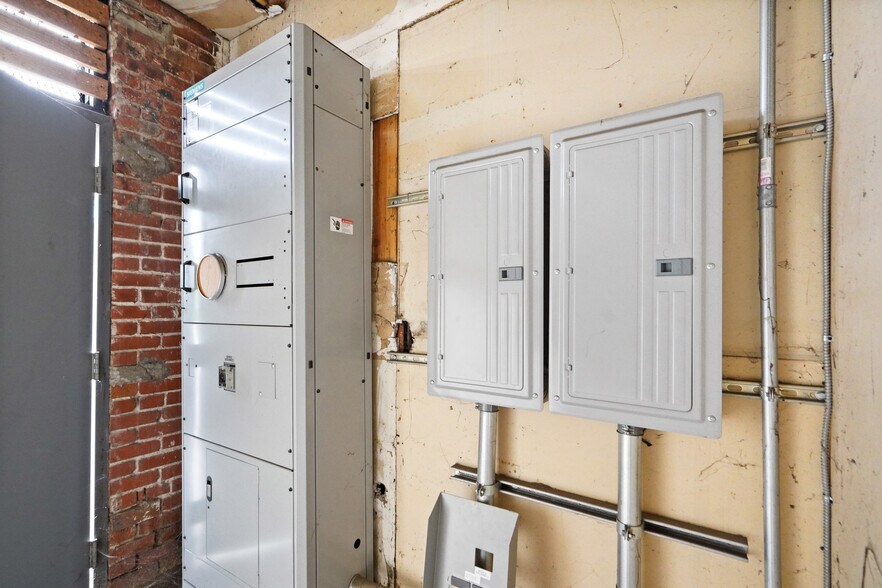 More Photos Of 741 E Compton Blvd, Compton Storefront For Lease