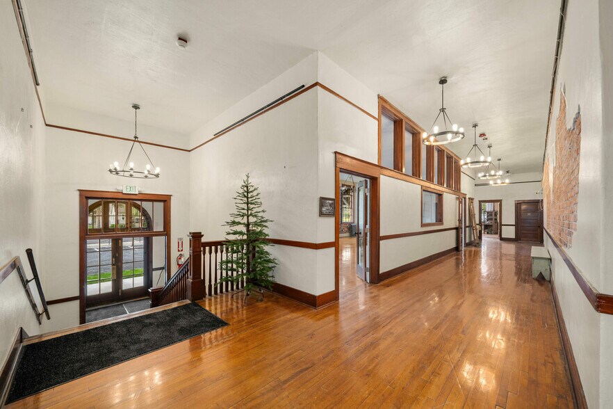 More Photos Of 508 E Main Ave, Chewelah Office For Sale