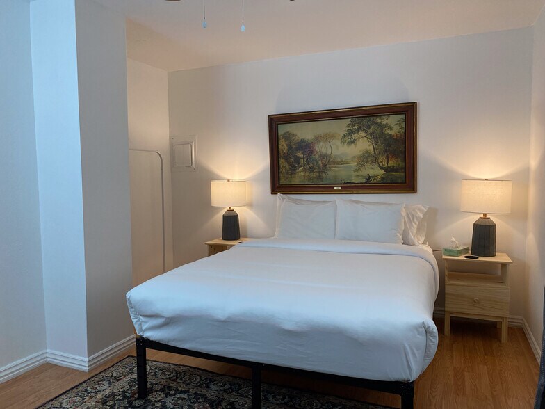 More Photos Of 2044 E Van Buren, Eureka Springs Hotel For Sale